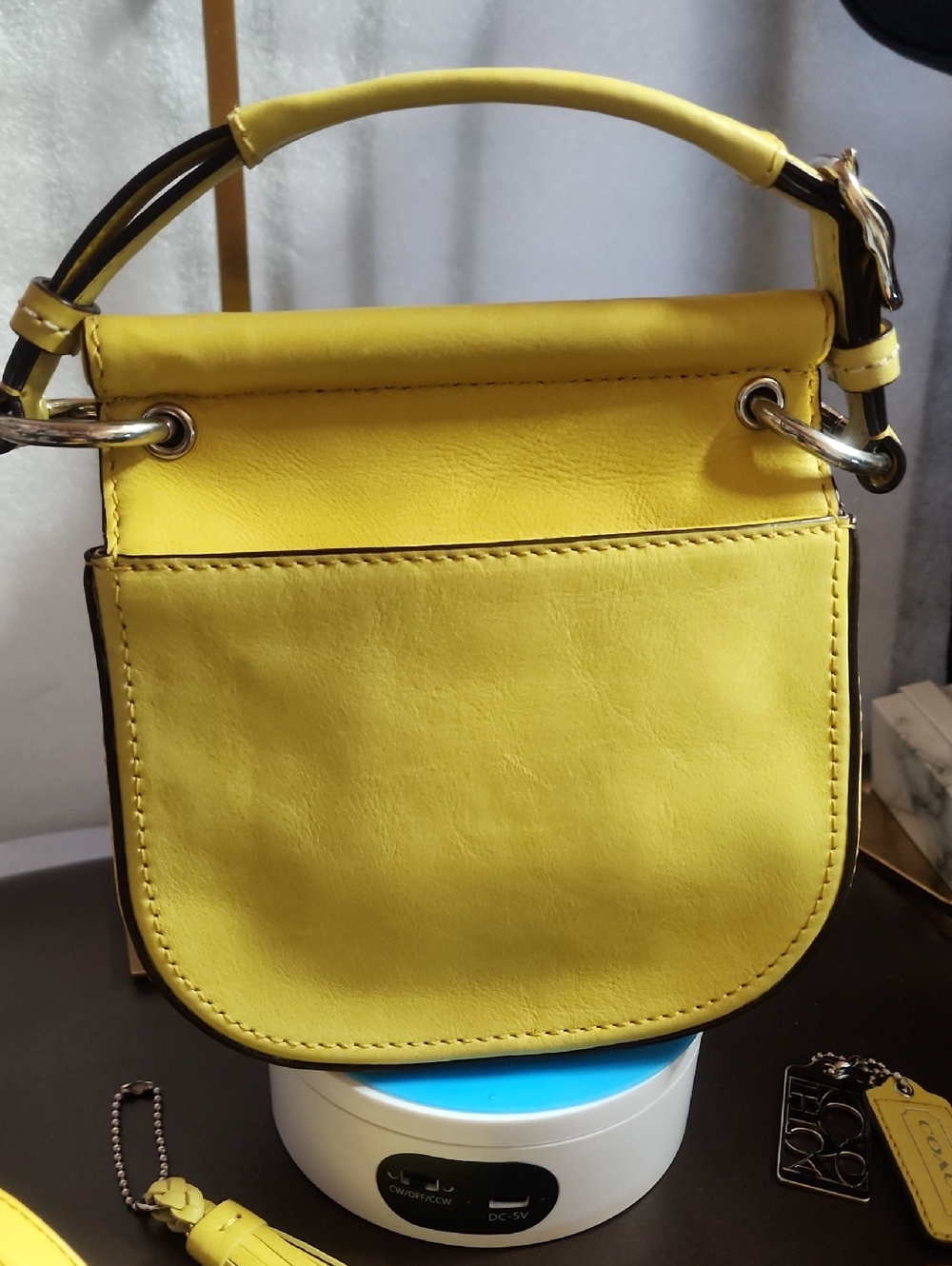 Coach 2012 Legacy Mini Willis Leather Carry/Crossbody 3 Hang Tags Euc - Picture 9 of 17